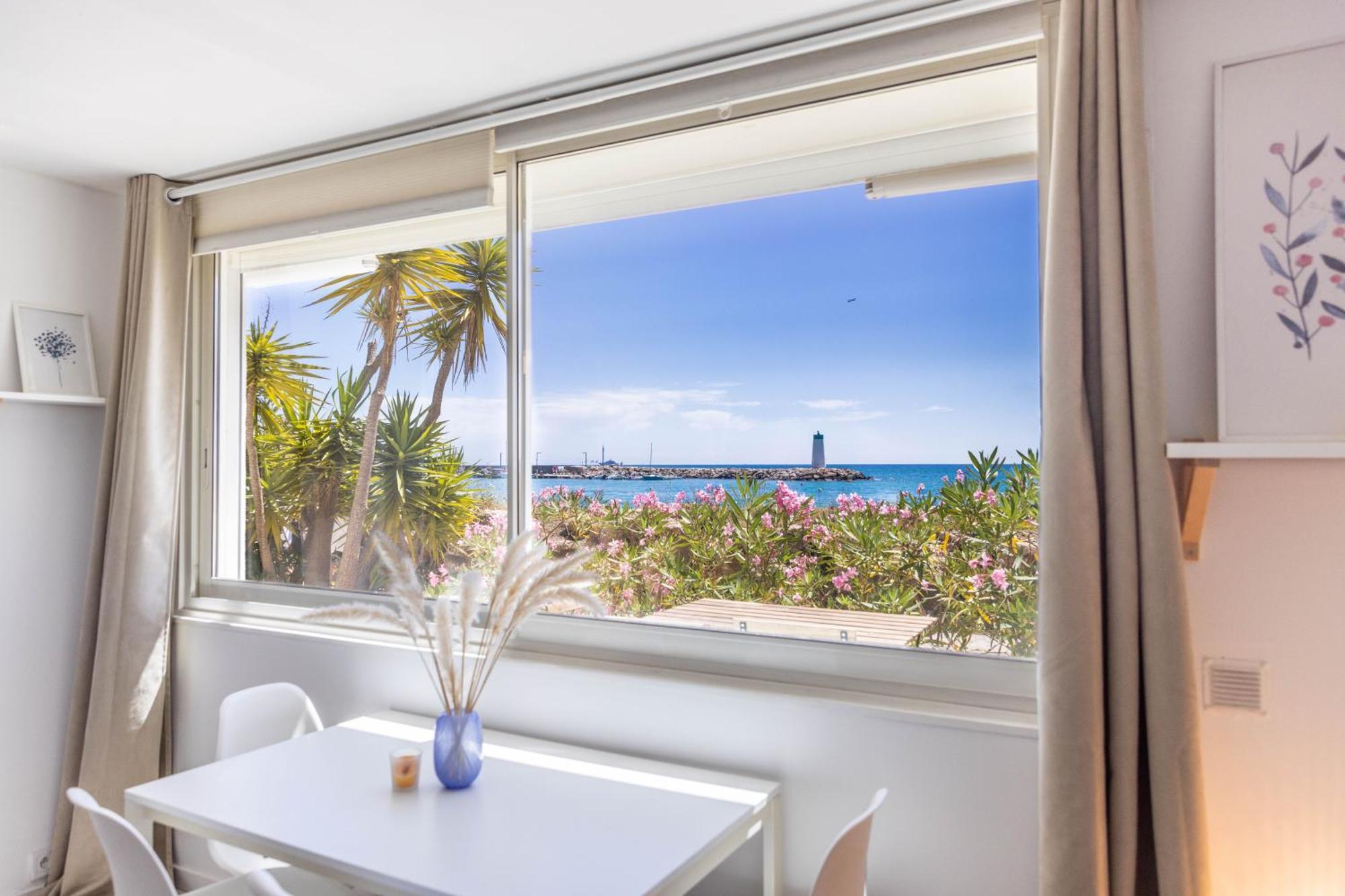 Beau 2p Bord De Mer, Marina Baie Des Anges Apartamento *